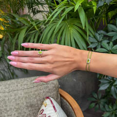 一 Gemstone Classic Ring Olive Quartz Yellow Gold